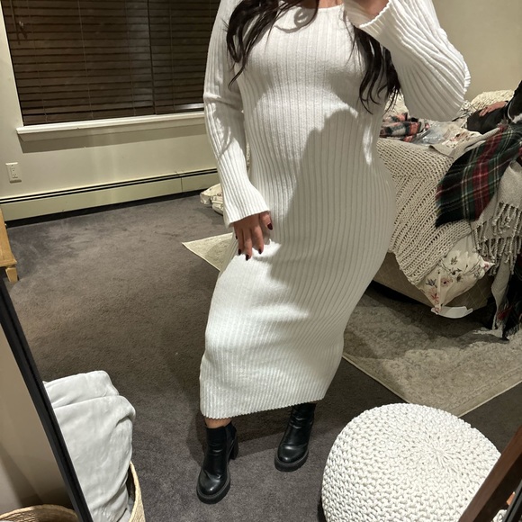 12th tribe- GWYNETH WHITE SWEATER MIDI - Picture 6 of 6